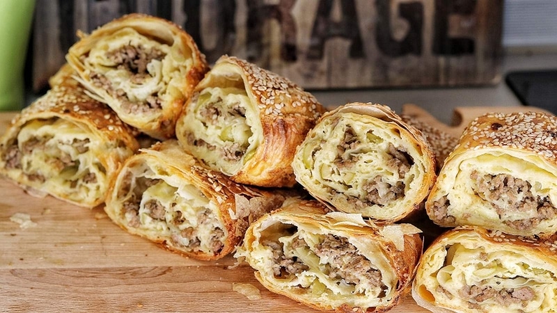 Pita sa mesom i maslinama